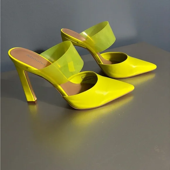 NWT Abound Nicki Lucite Strap Heeled Mule - Picture 5 of 6